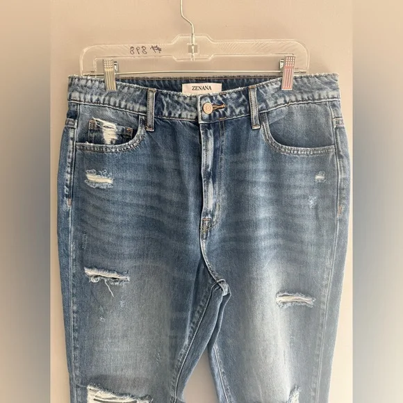 Zenana Women’s Distressed Thrashed High Rise Raw Hem Cut Off Ankle Jeans SZ 30 - Picture 2 of 10